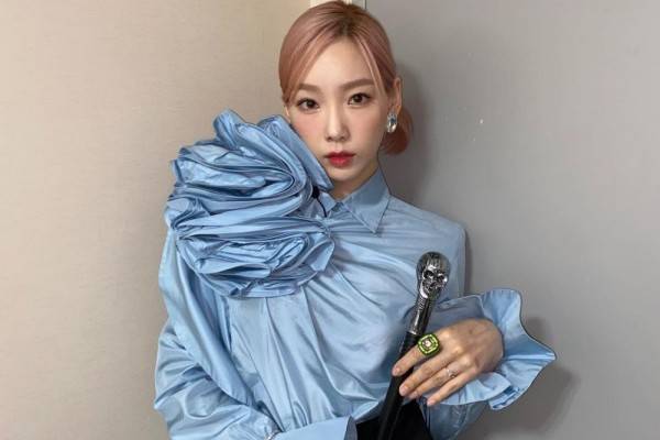 Inspiration for SNSD’s Taeyeon’s Satin Outfit, Glamorous!
