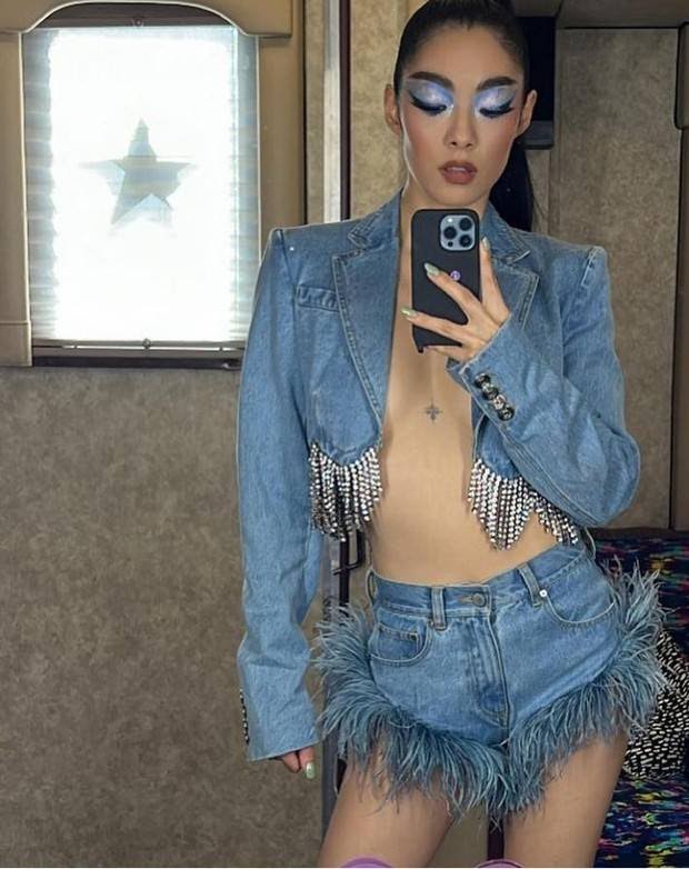From NIKI Zefanya to Billie Eilish, Here Are The Most Stylish Female Singers on the Coachella Stage